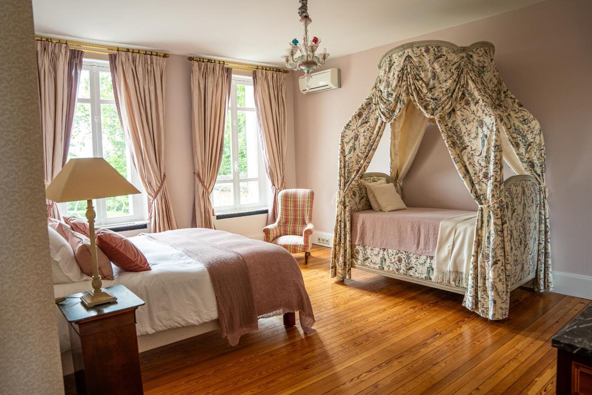Chateau De Lussac Lussac  Habitación foto