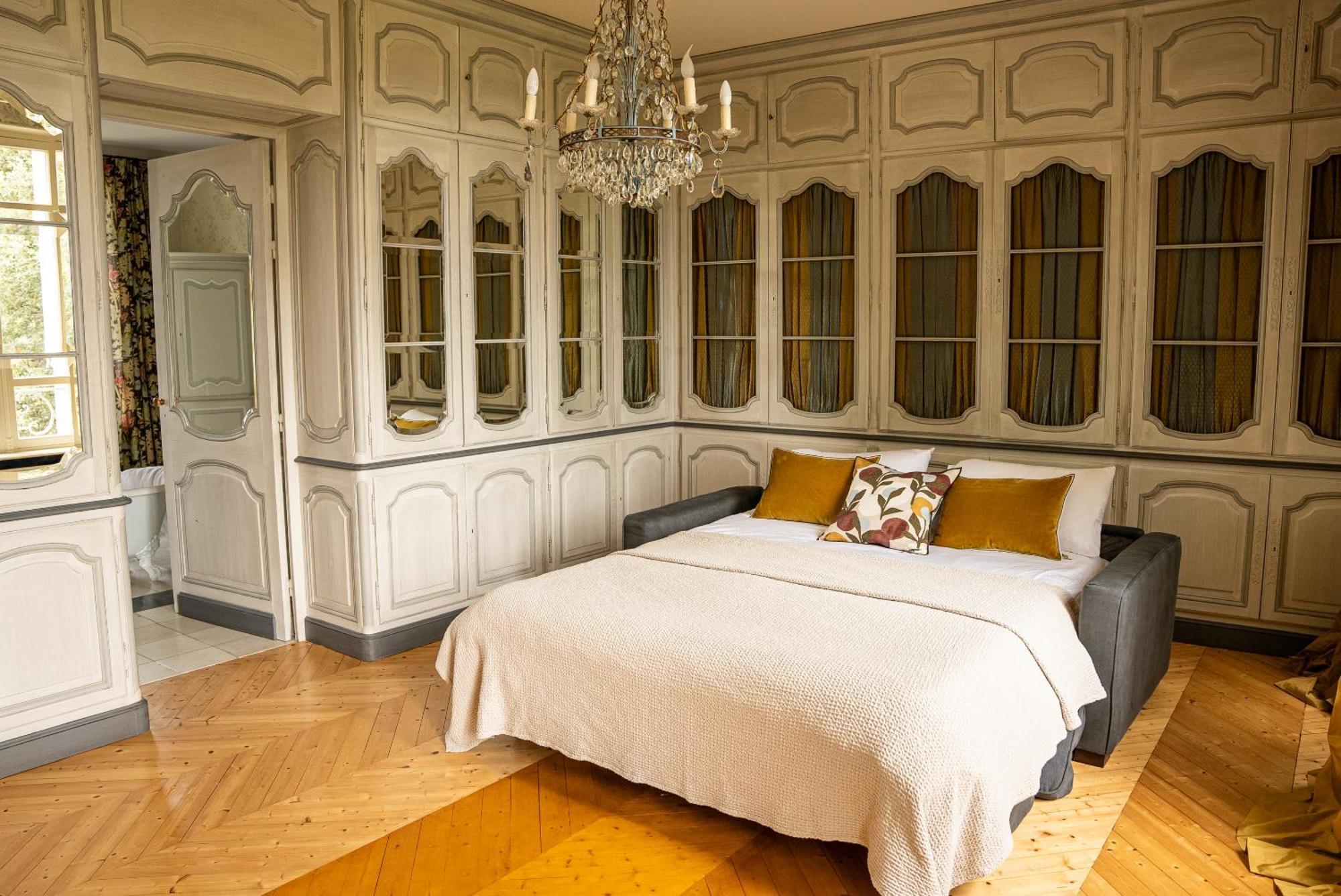 Chateau De Lussac Lussac  Habitación foto