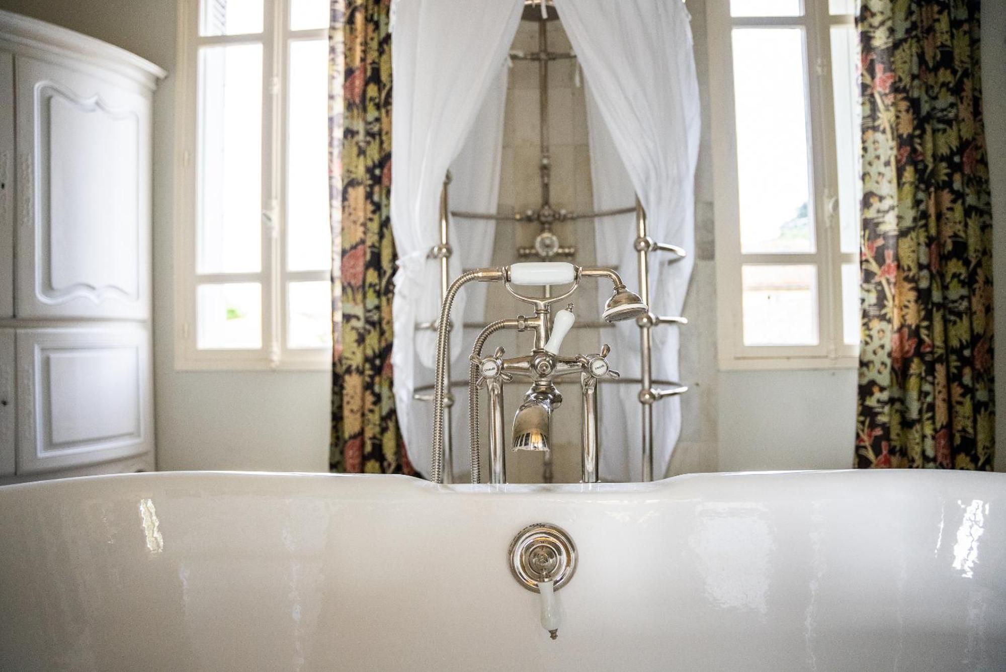 Chateau De Lussac Lussac  Habitación foto
